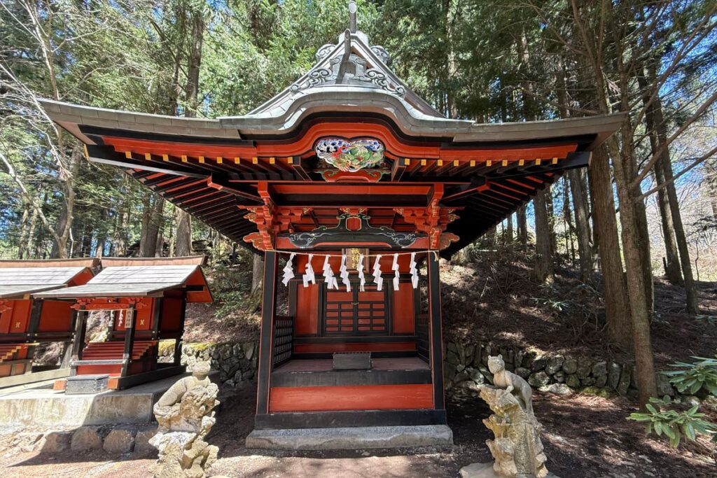 山の神・大山祇神を祀る境内社