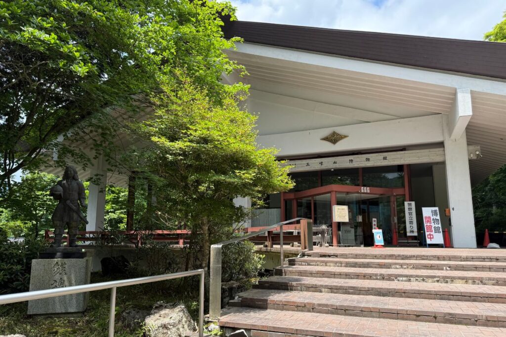 神社の歴史が学べる三峰山博物館
