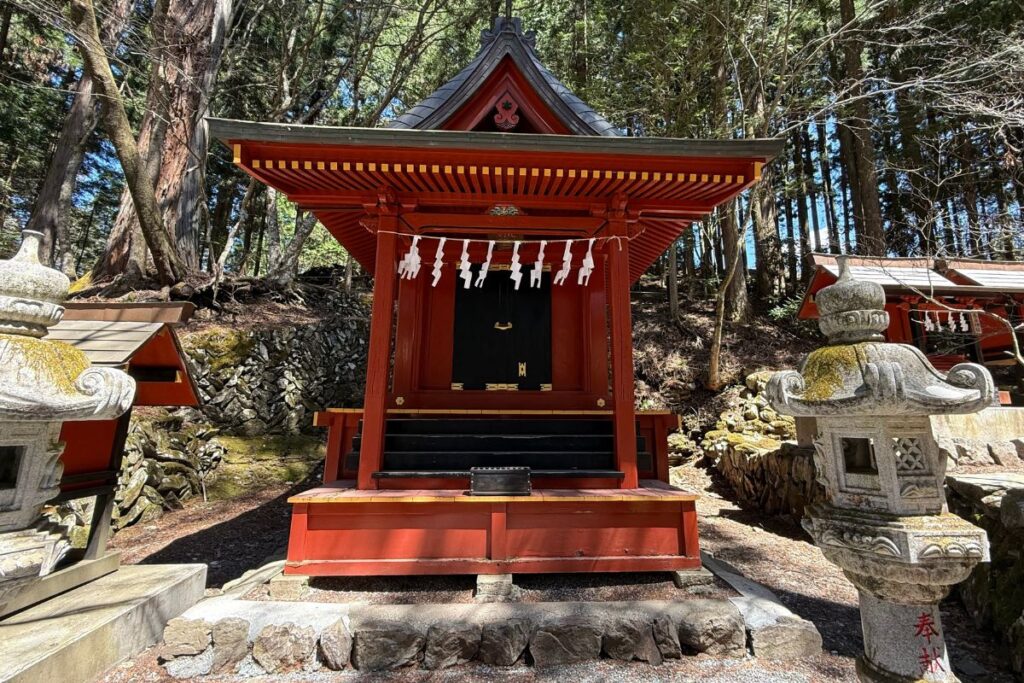 家康公を祀る摂末社「東照宮」