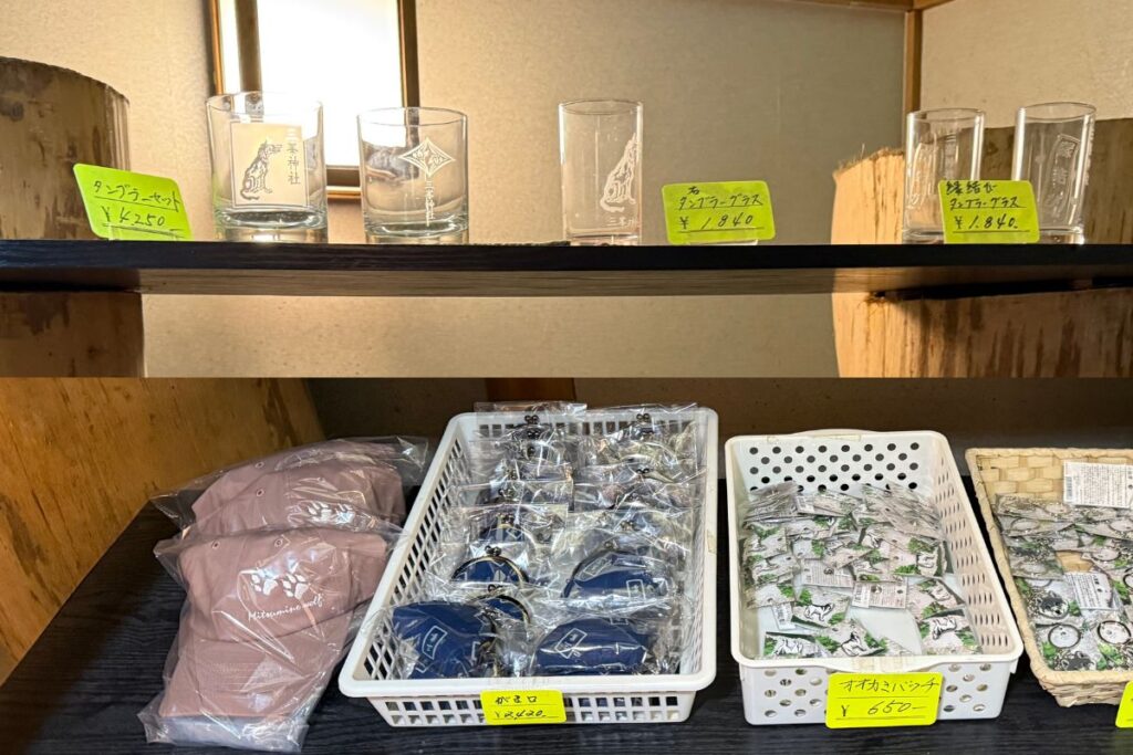 狼イラスト入りのタンブラーやグラス