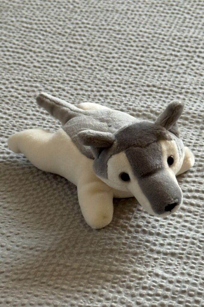 フワフワ狼ぬいぐるみ