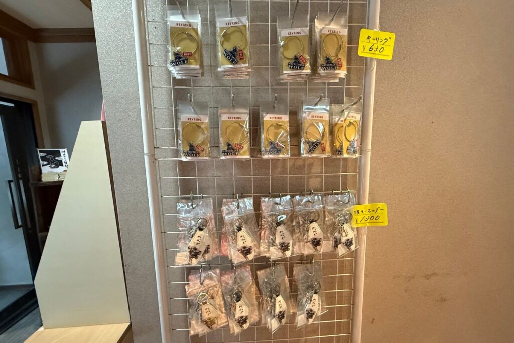 狼モチーフのキーリングやキーホルダー