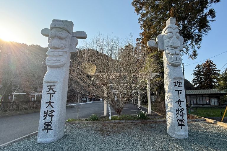 高麗神社の将軍標(チャンスン)