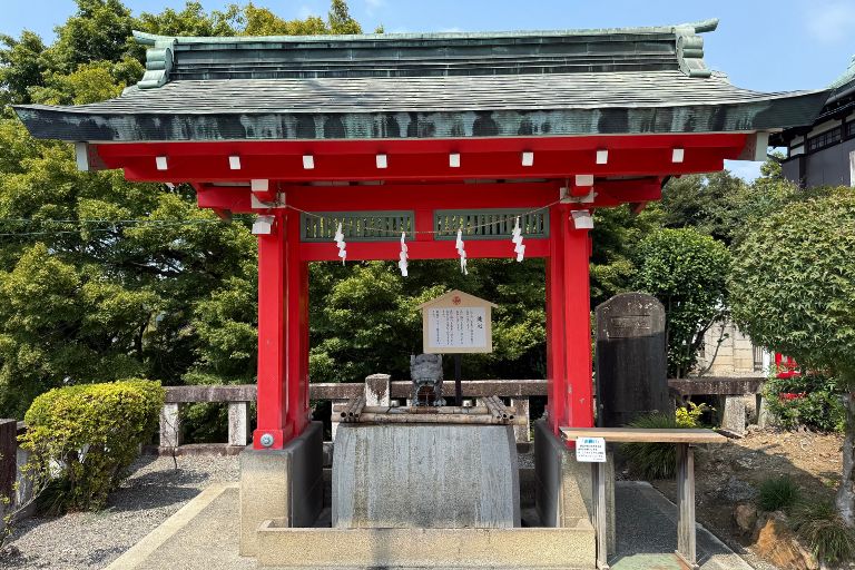 足利織姫神社 境内にある手水舎